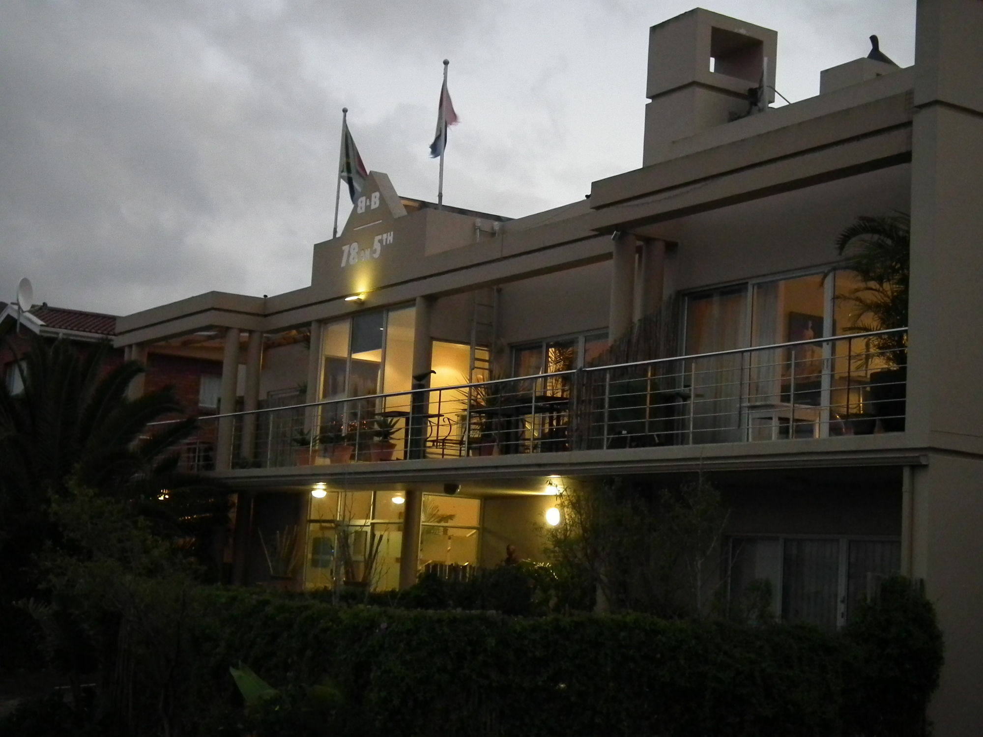78On5Th In Hermanus Bagian luar foto