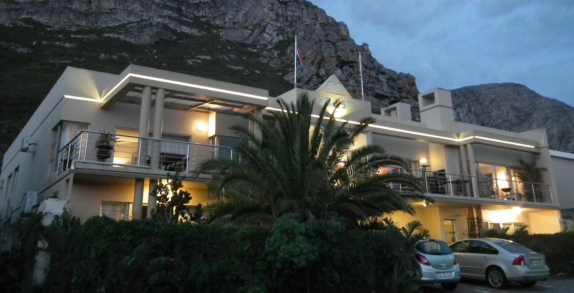 78On5Th In Hermanus Bagian luar foto