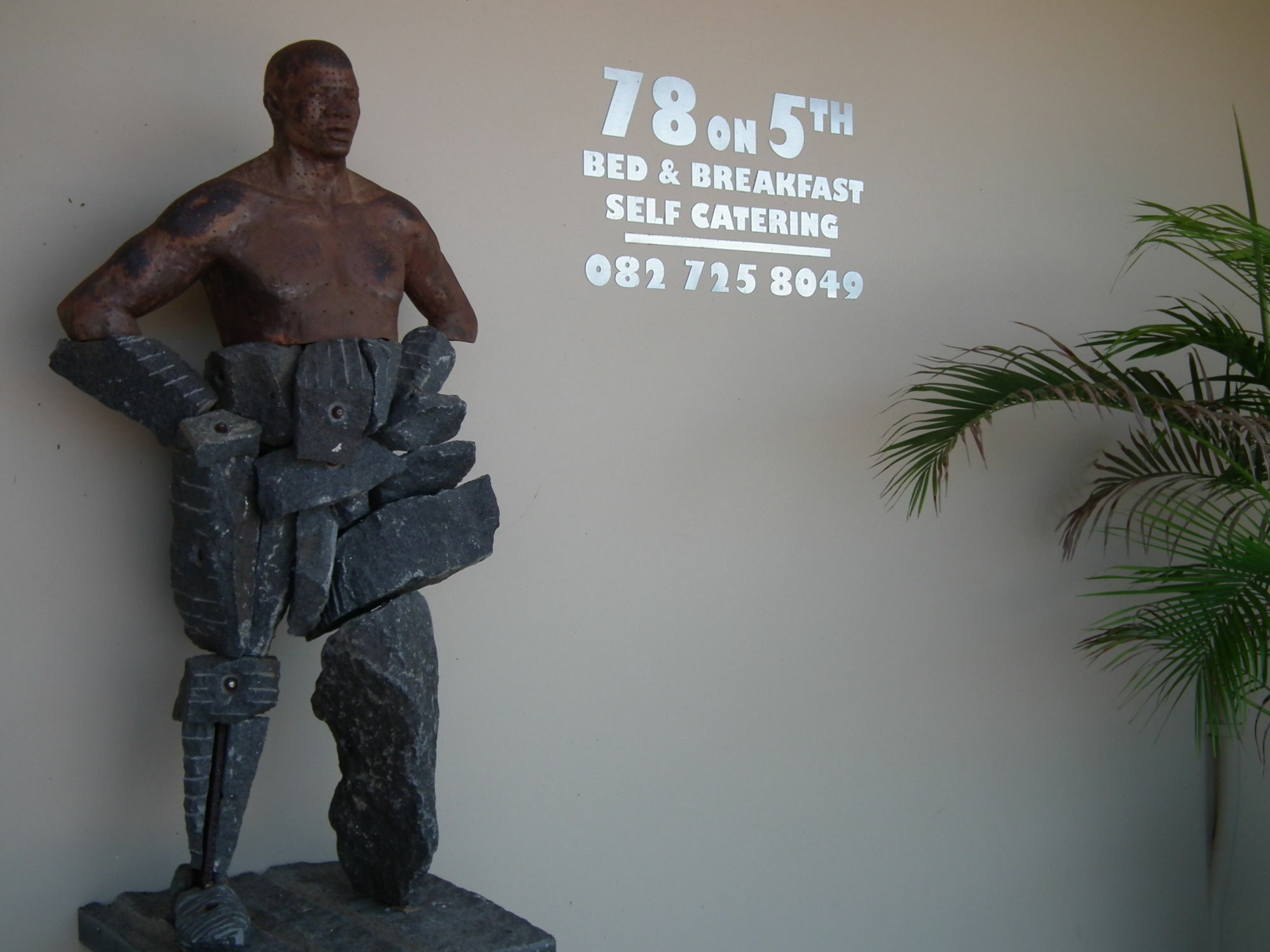 78On5Th In Hermanus Bagian luar foto